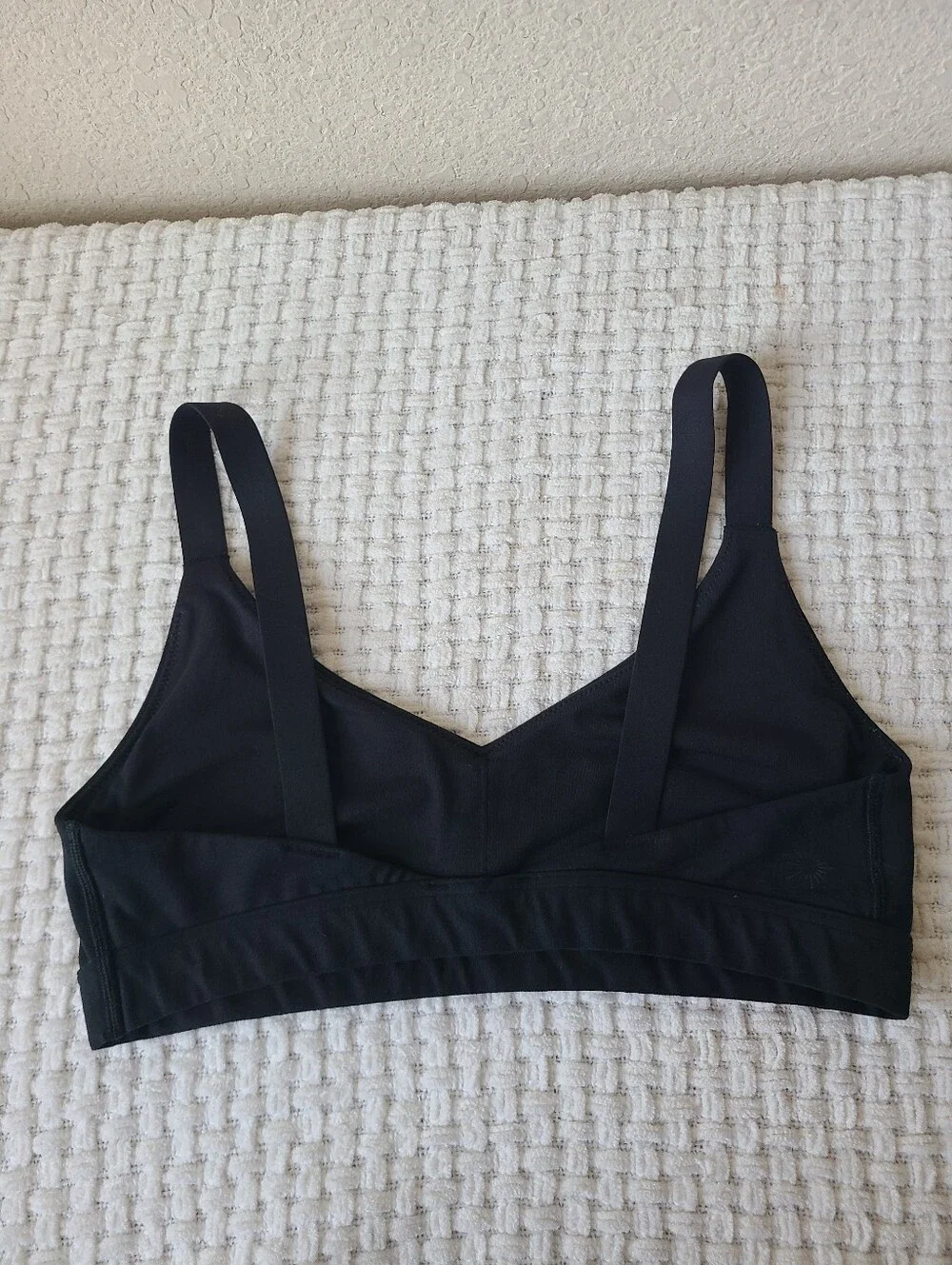 Offline by Aerie Black Wireless Bralette - Women Size M - Picture 2 of 8